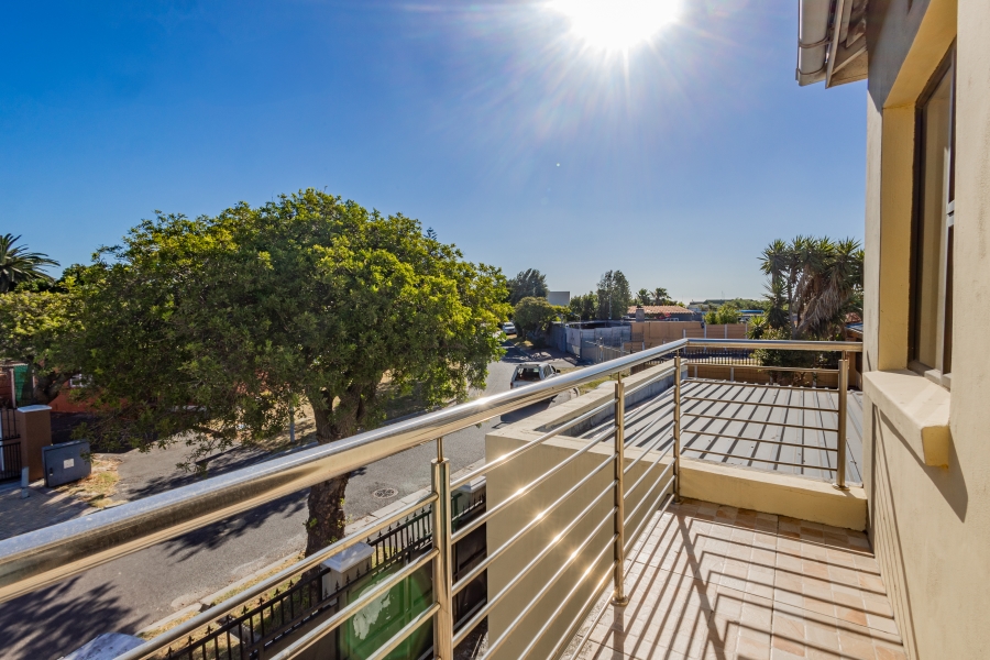 6 Bedroom Property for Sale in Sanddrift Western Cape